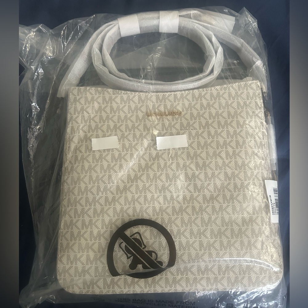 Michael Kors Vanilla Jet Set Tote